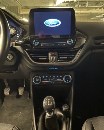 Ford Fiesta cena 40997 przebieg: 113500, rok produkcji 2017 z Kraków małe 121